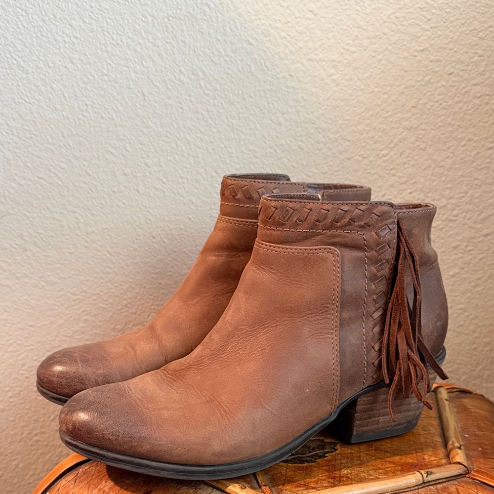 Clarks Tan Leather Ankle Booties with Fringe